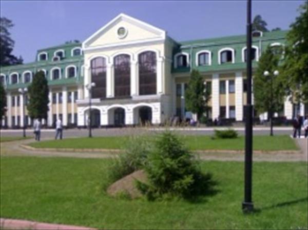 Universitatea Națională a Serviciului Fiscal de Stat al Ucrainei anunță concursul de admitere a studenților din străinătate pentru anul academic 2013-2014