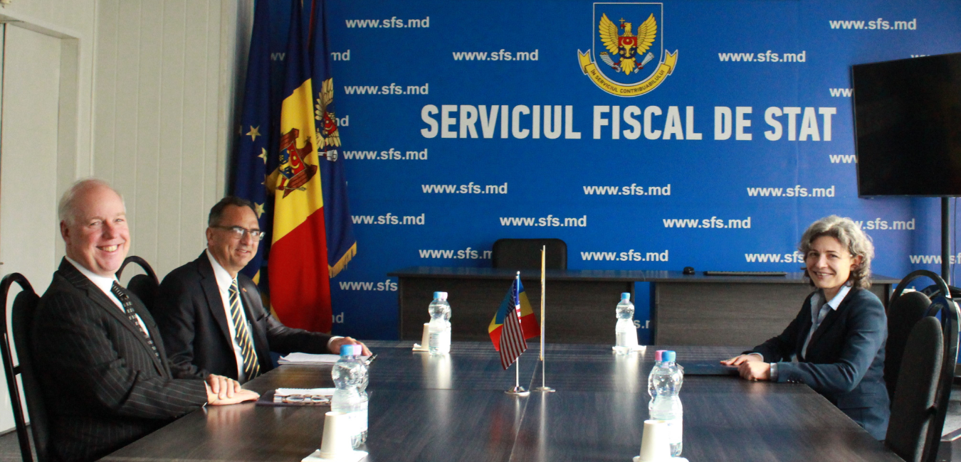 Ambasadorul SUA în Republica Moldova a efectuat o vizită la Serviciul Fiscal de Stat